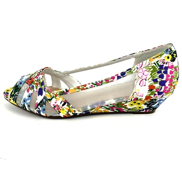 East 5th Womens Slip On Shoes Multi Floral Closed Toe Sheer Sides Wedge heel SZ9 - Picture 3 of 16
